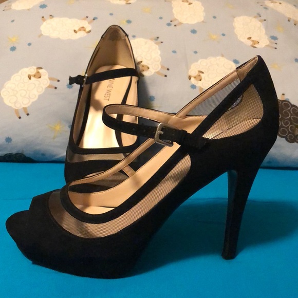 Shoes - Picture 4 of 6